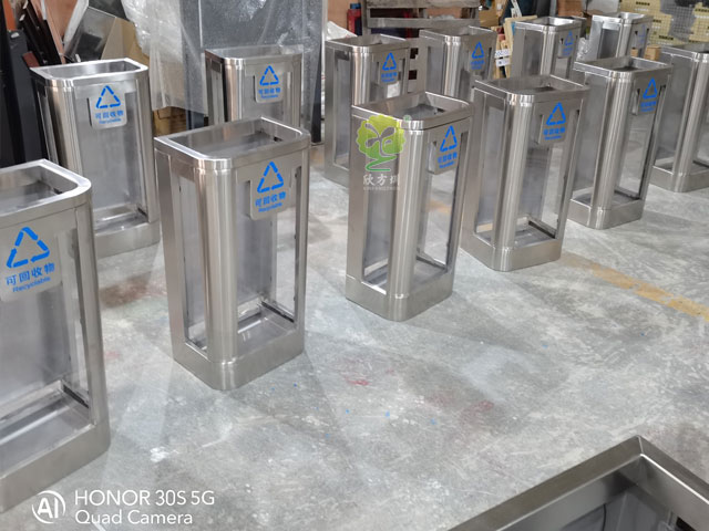 不銹鋼地鐵防爆垃圾桶-欣方圳車(chē)站高鐵地鐵垃圾桶廠(chǎng)家