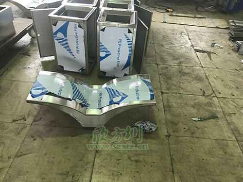 由手藝精湛的焊工師傅焊接，打磨師傅全程手工打磨而成。