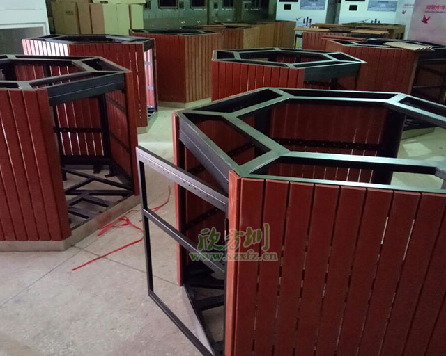 ?？诨疖囌菊九_(tái)花盆垃圾桶生產(chǎn)工藝